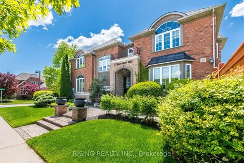 112 Great Lakes Boulevard Oakville ON L6L 6W5