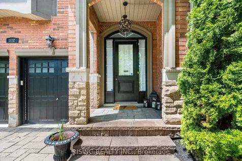 112 Great Lakes Boulevard Oakville ON L6L 6W5