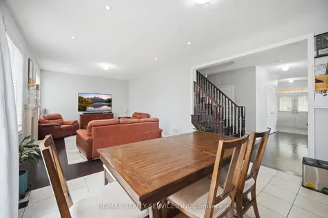 39 Templehill Road Brampton ON L6R 3S6