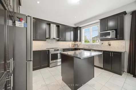 39 Templehill Road Brampton ON L6R 3S6