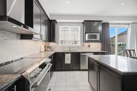 39 Templehill Road Brampton ON L6R 3S6