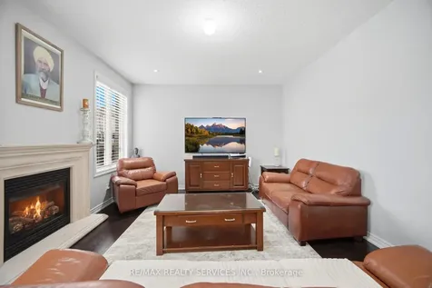 39 Templehill Road Brampton ON L6R 3S6