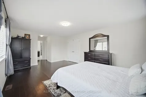 39 Templehill Road Brampton ON L6R 3S6