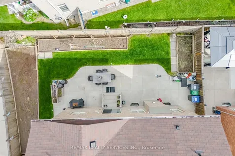 39 Templehill Road Brampton ON L6R 3S6