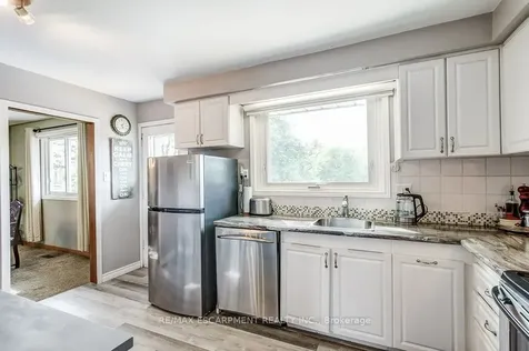 633 Sheraton Road Burlington ON L7L 4B3