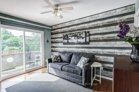 633 Sheraton Road Burlington ON L7L 4B3