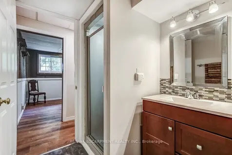 633 Sheraton Road Burlington ON L7L 4B3