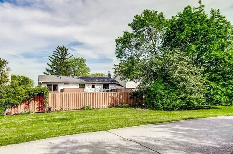 633 Sheraton Road Burlington ON L7L 4B3