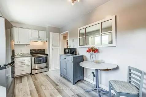 633 Sheraton Road Burlington ON L7L 4B3