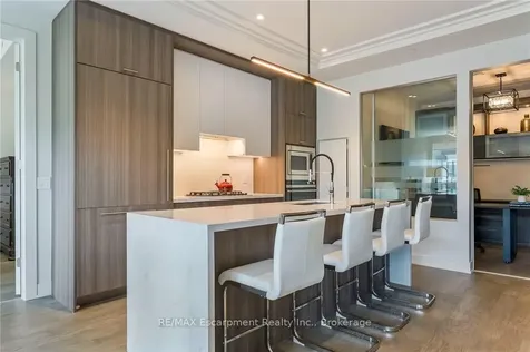123 Maurice Drive Oakville ON L6K 2W6