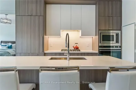 123 Maurice Drive Oakville ON L6K 2W6