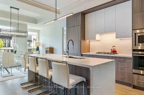 123 Maurice Drive Oakville ON L6K 2W6