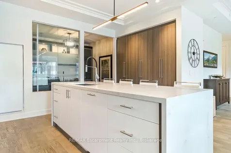 123 Maurice Drive Oakville ON L6K 2W6