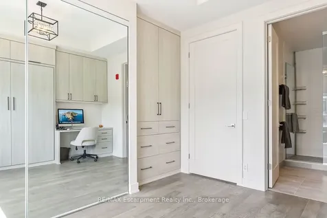 123 Maurice Drive Oakville ON L6K 2W6