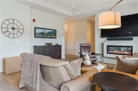 123 Maurice Drive Oakville ON L6K 2W6