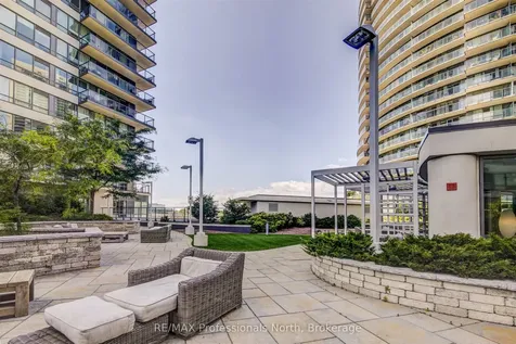 2230 Lake Shore Boulevard W Toronto ON M8V 0B2
