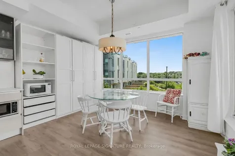 395 Dundas Street W Oakville ON L6M 5R8