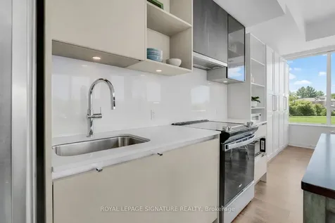 395 Dundas Street W Oakville ON L6M 5R8