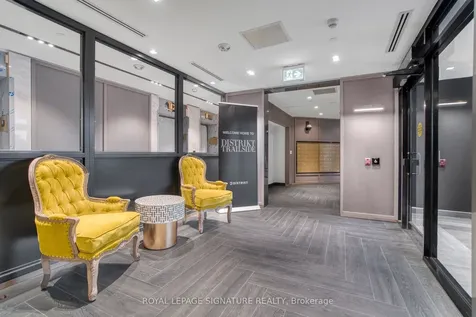 395 Dundas Street W Oakville ON L6M 5R8