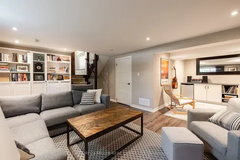 1259 Richards Crescent Oakville ON L6H 1R5