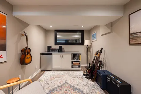 1259 Richards Crescent Oakville ON L6H 1R5