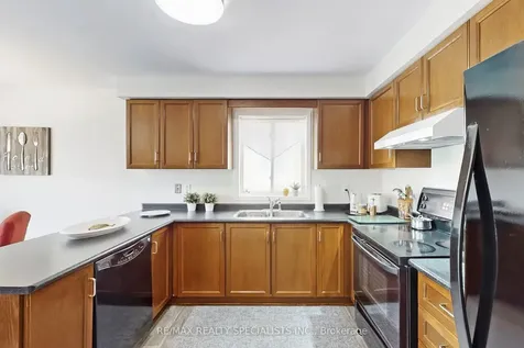 22 Thimbleberry Street Brampton ON L7A 3L4