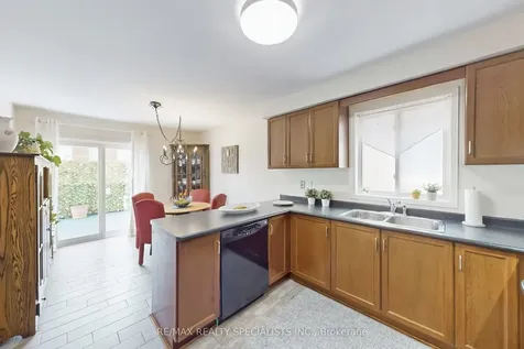 22 Thimbleberry Street Brampton ON L7A 3L4