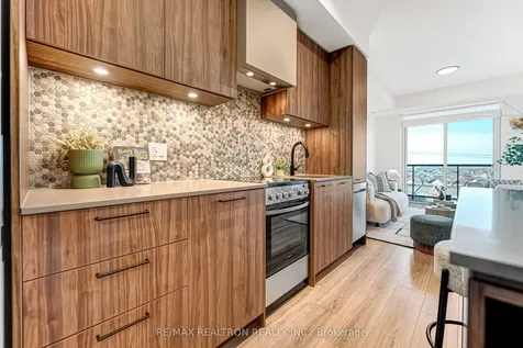 10 Lagerfeld Drive Brampton ON L7A 5L3