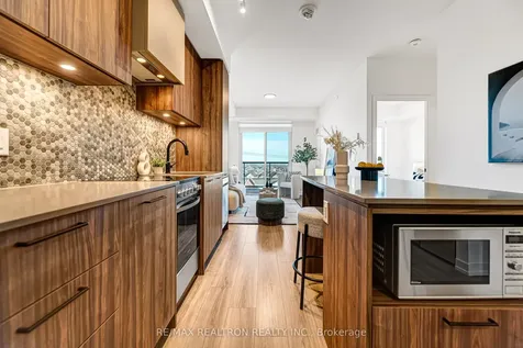 10 Lagerfeld Drive Brampton ON L7A 5L3