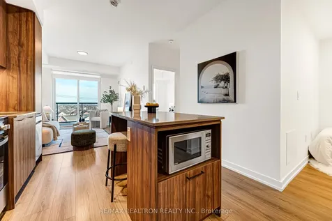 10 Lagerfeld Drive Brampton ON L7A 5L3
