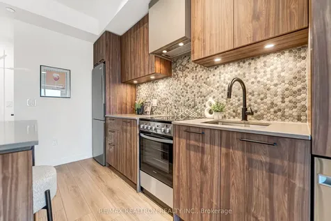 10 Lagerfeld Drive Brampton ON L7A 5L3