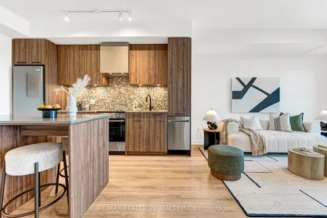 10 Lagerfeld Drive Brampton ON L7A 5L3