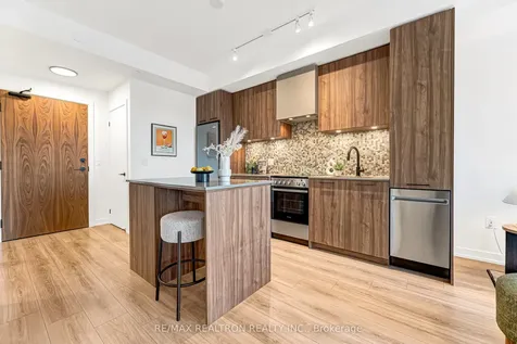 10 Lagerfeld Drive Brampton ON L7A 5L3