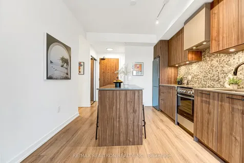 10 Lagerfeld Drive Brampton ON L7A 5L3