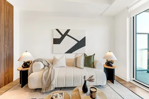 10 Lagerfeld Drive Brampton ON L7A 5L3