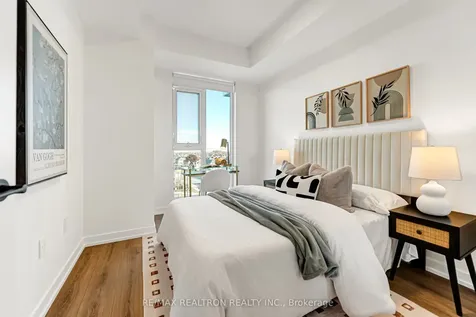 10 Lagerfeld Drive Brampton ON L7A 5L3