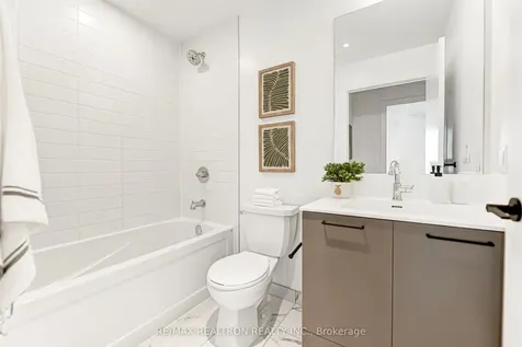 10 Lagerfeld Drive Brampton ON L7A 5L3