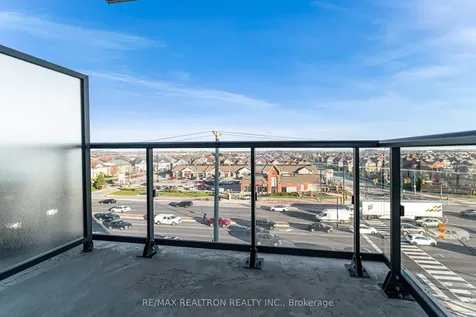 10 Lagerfeld Drive Brampton ON L7A 5L3