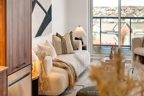 10 Lagerfeld Drive Brampton ON L7A 5L3