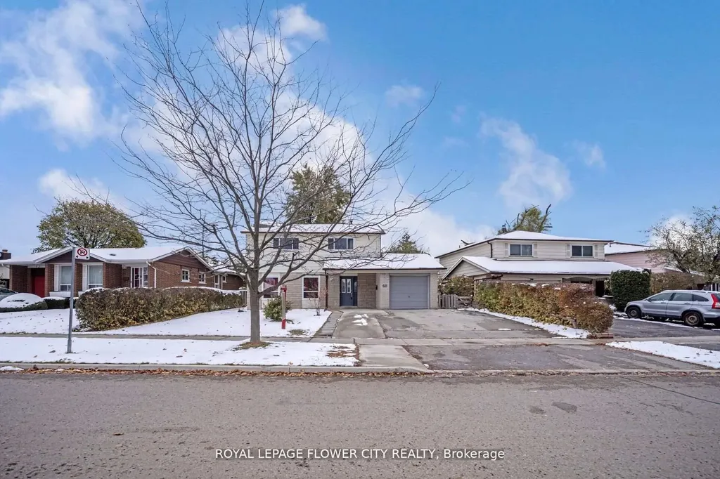 60 Lexington Avenue Toronto ON M9V 2G8
