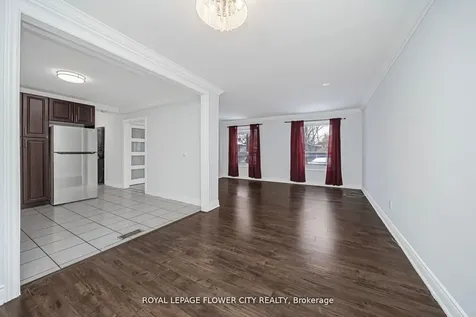60 Lexington Avenue Toronto ON M9V 2G8