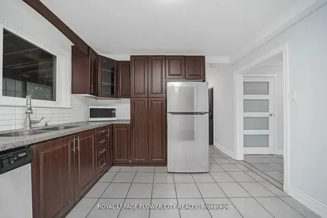 60 Lexington Avenue Toronto ON M9V 2G8