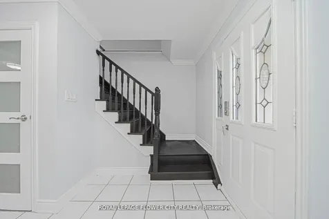 60 Lexington Avenue Toronto ON M9V 2G8