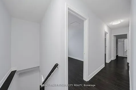 60 Lexington Avenue Toronto ON M9V 2G8