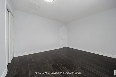 60 Lexington Avenue Toronto ON M9V 2G8