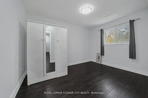 60 Lexington Avenue Toronto ON M9V 2G8