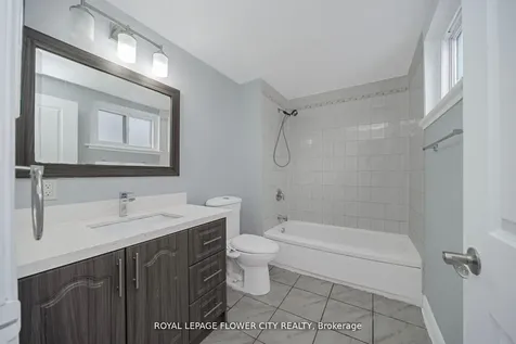 60 Lexington Avenue Toronto ON M9V 2G8