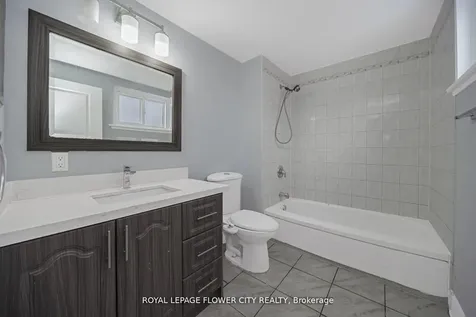 60 Lexington Avenue Toronto ON M9V 2G8
