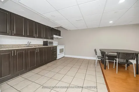 60 Lexington Avenue Toronto ON M9V 2G8
