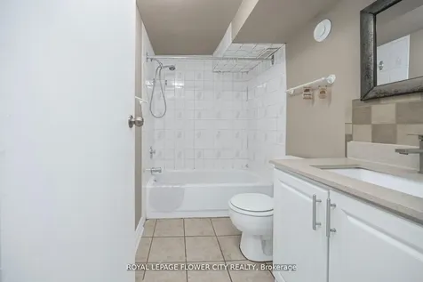 60 Lexington Avenue Toronto ON M9V 2G8